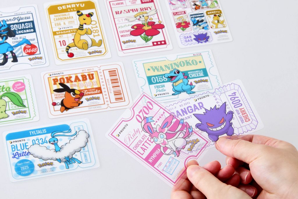 スペシャルドリンク注文でもらえるポケモンオリジナルクリアカード（全10種）　(C)2025 Pokemon. (C)1995-2025 NintendoCreatures Inc.GAME FREAK inc.